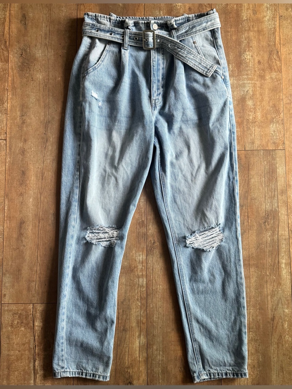 KanCan Ilena Ultra High Rise Mom Belted Medium Wash Jean Size 9/28 - Picture 2 of 9